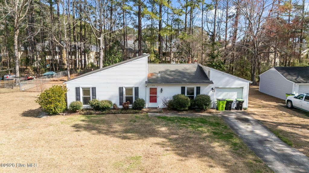 Photo of 1114 Plymouth Drive, New Bern, NC 28562 (MLS # 100563543)