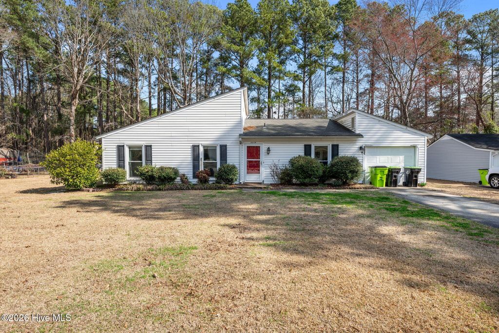 Photo of 1114 Plymouth Drive, New Bern, NC 28562 (MLS # 100563543)