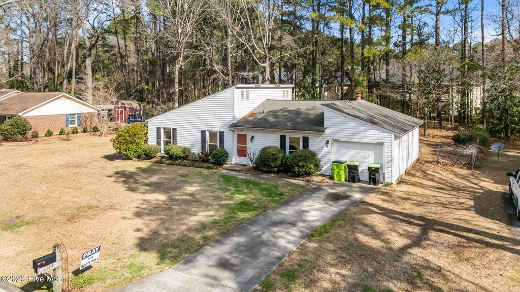 Photo of 1114 Plymouth Drive, New Bern, NC 28562 (MLS # 100563543)