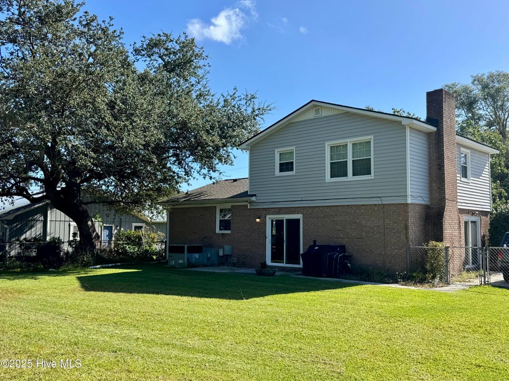 Photo of 4925 Pleasant Oaks Drive, Wilmington, NC 28412 (MLS # 100535292)