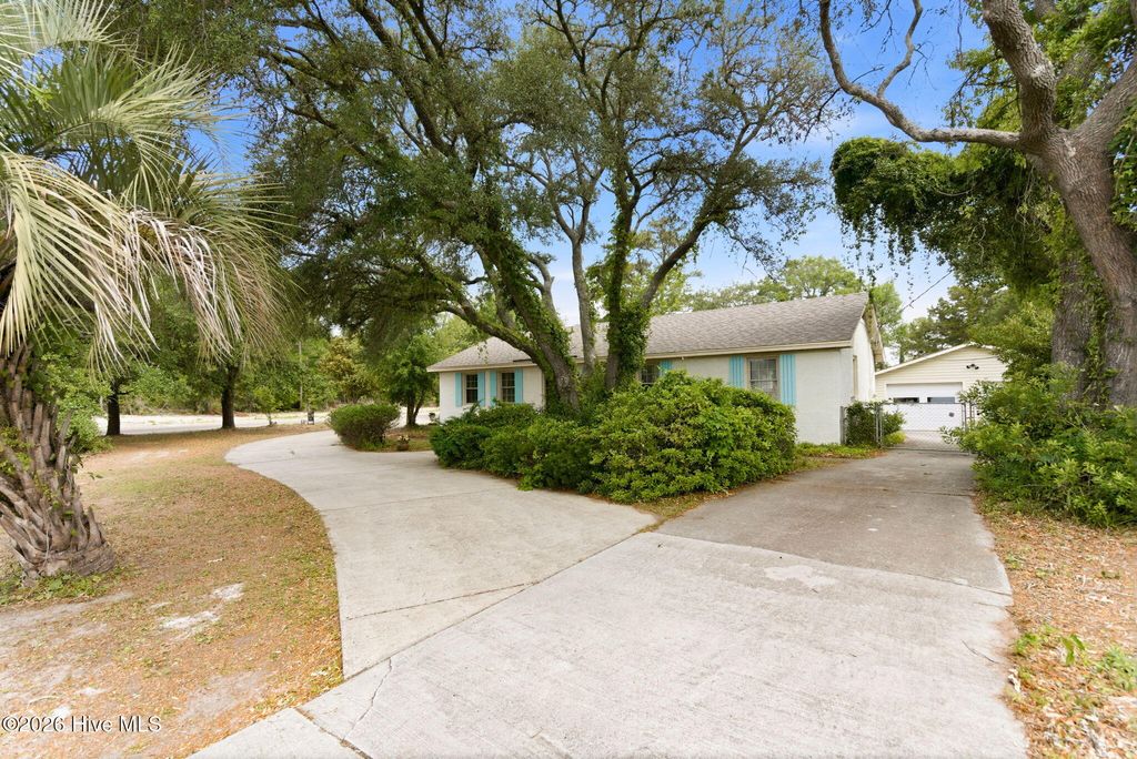 Photo of 814 Cape Fear Boulevard, Carolina Beach, NC 28428 (MLS # 100560158)