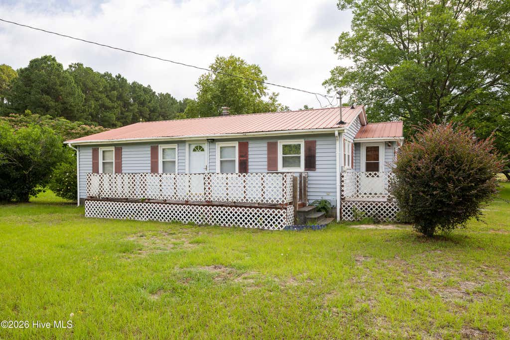 Photo of 1181 Reedsford Road, Clinton, NC 28328 (MLS # 100583994)