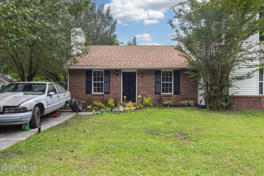 Photo of 1902 Rolling Ridge Drive, Midway Park, NC 28544 (MLS # 100443833)