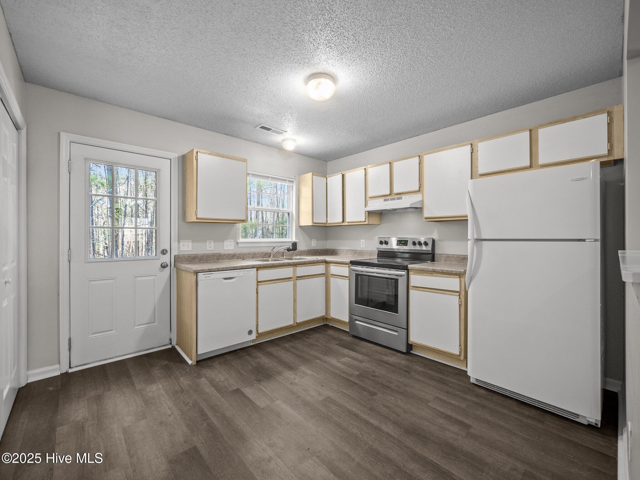 1007 Timberlake Trail