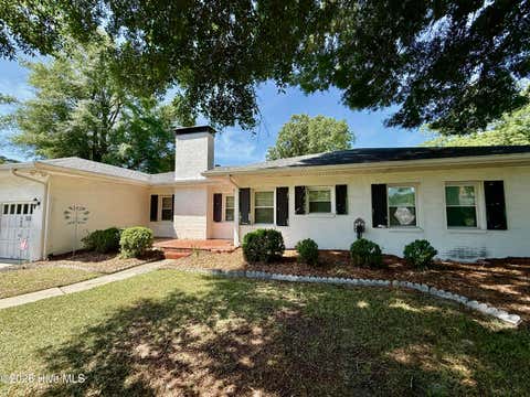 Homes For Sale - 103 Finch Street<br/> Clinton, NC 28328