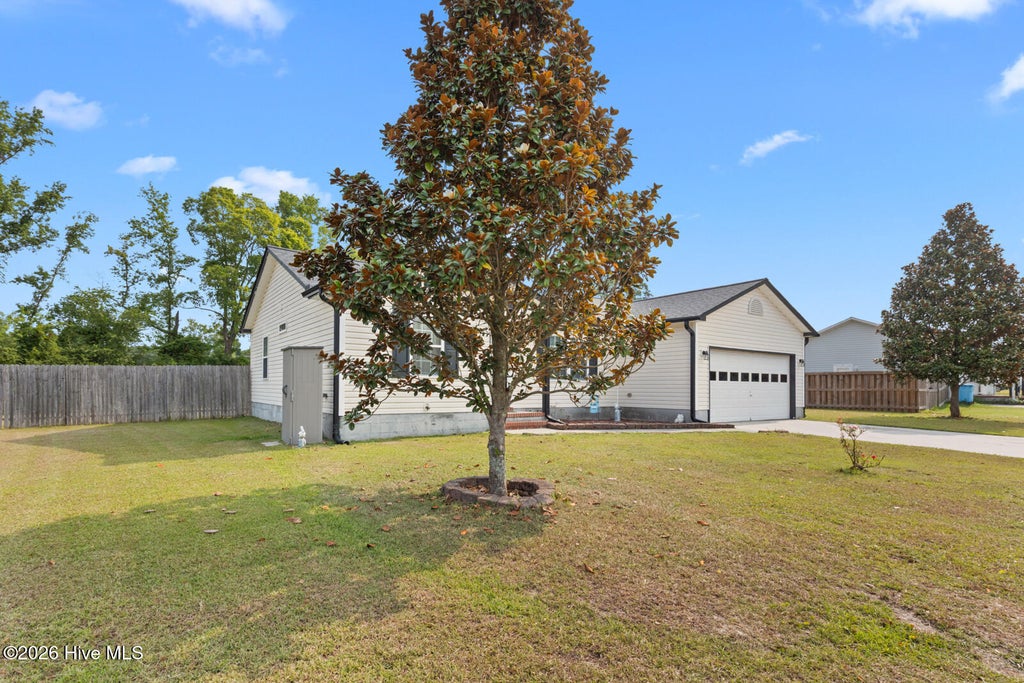 Photo of 110 Pear Tree Lane, Richlands, NC 28574 (MLS # 100590578)