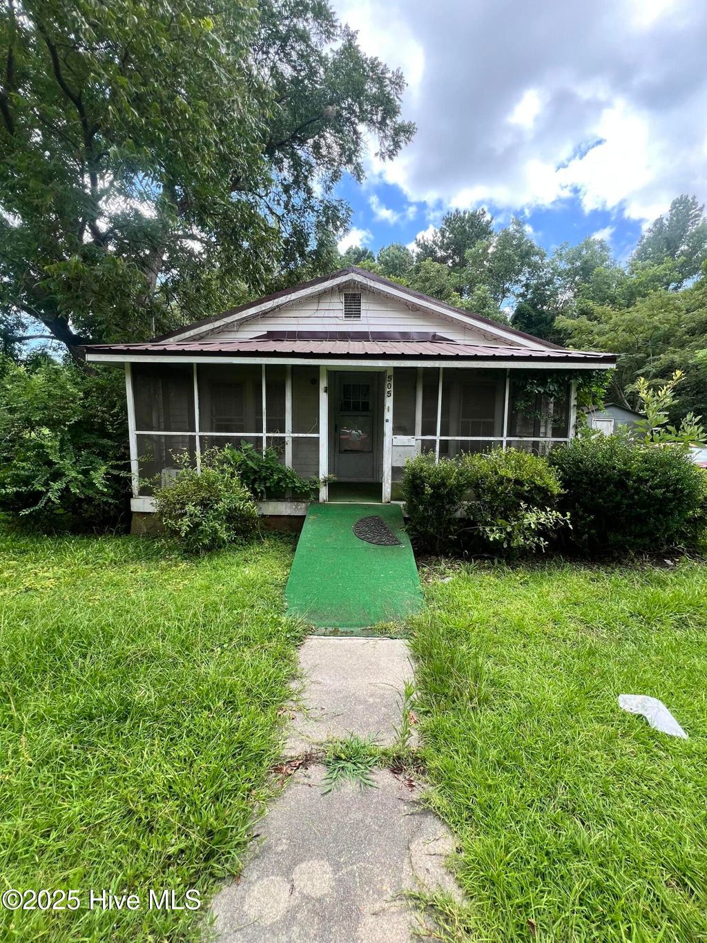 Photo of 505 W Institute Street, Chadbourn, NC 28431 (MLS # 100556341)