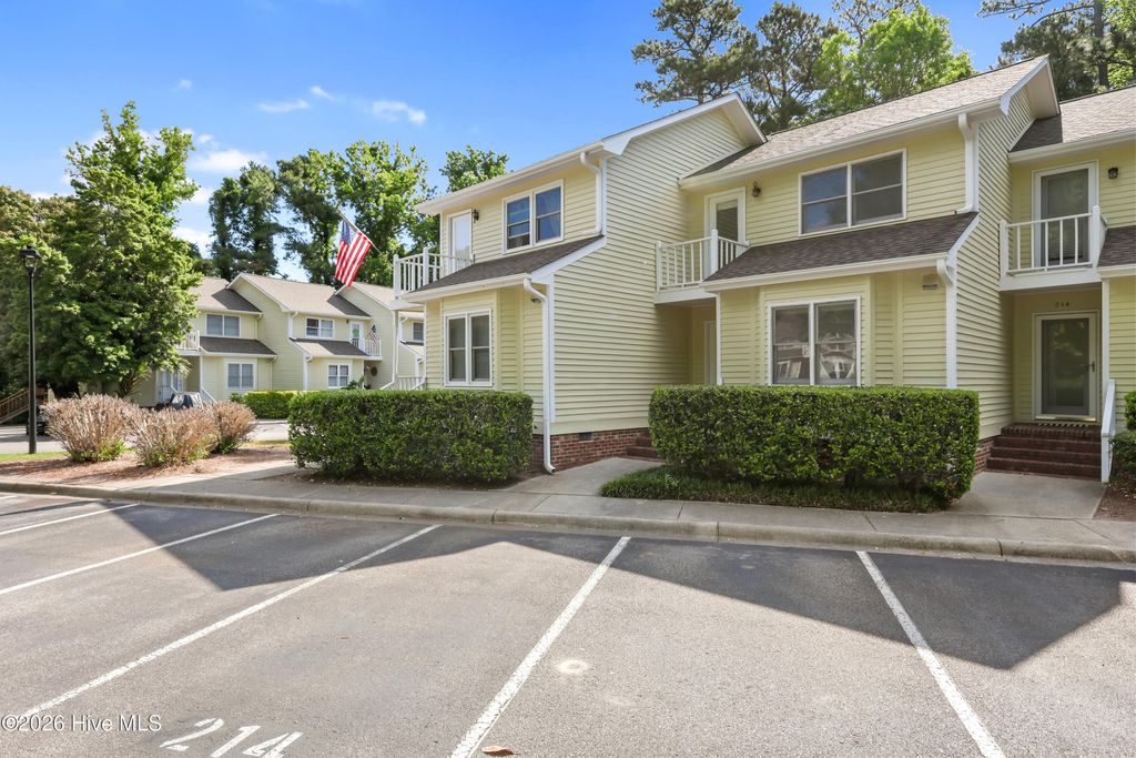 Photo of 1800 Eastwood Road #215, Wilmington, NC 28403 (MLS # 100572185)