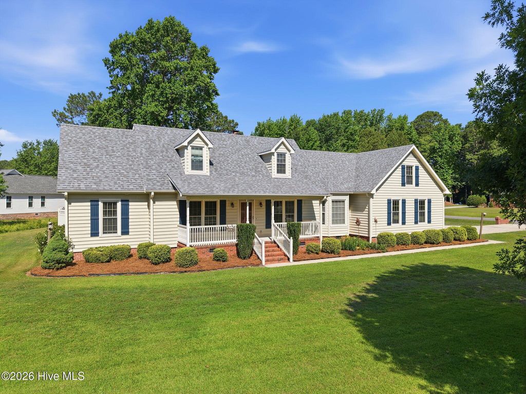 Photo of 3190 Fox Run Circle, Kinston, NC 28504 (MLS # 100575461)