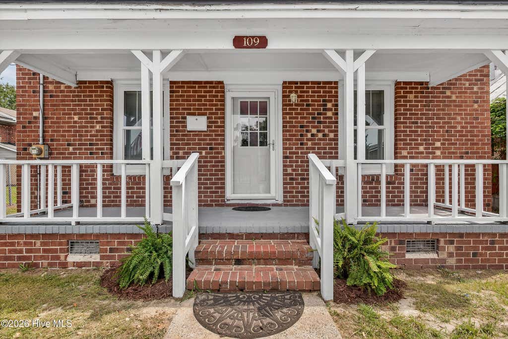 Photo of 109 E South Street, Kinston, NC 28501 (MLS # 100580448)