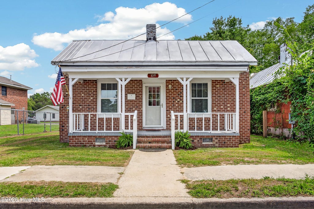 Photo of 109 E South Street, Kinston, NC 28501 (MLS # 100580448)