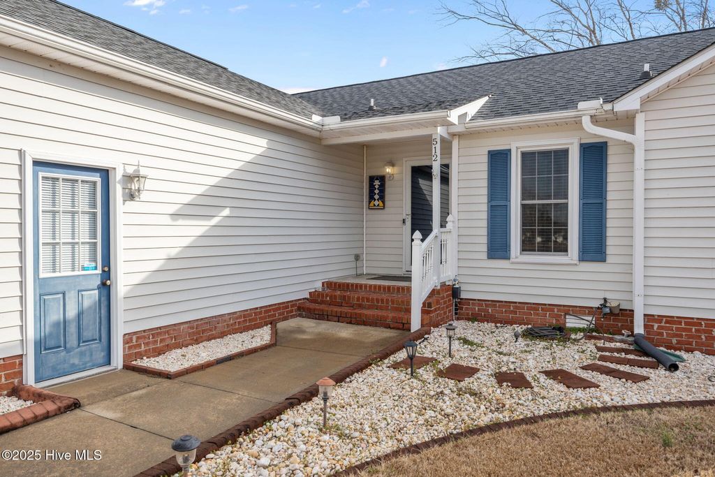 Photo of 512 Huff Drive, Winterville, NC 28590 (MLS # 100546980)