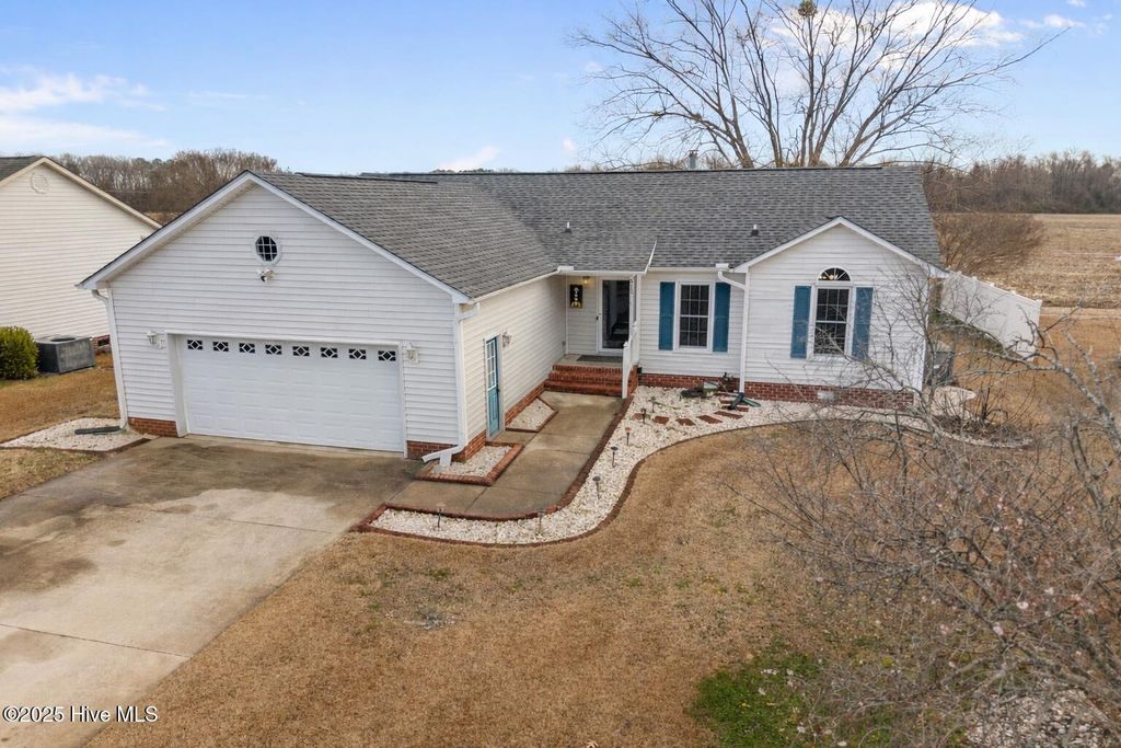 Photo of 512 Huff Drive, Winterville, NC 28590 (MLS # 100546980)