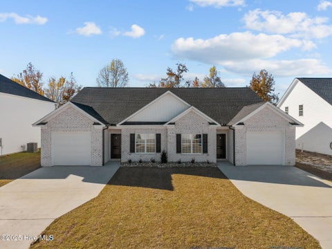 Townhouse For Sale - 2100 Dartford Drive #A<br/> Pitt County, Greenville, NC 27834