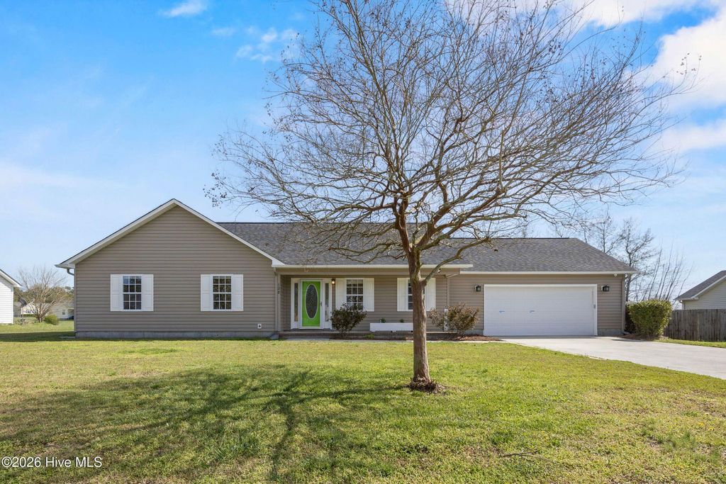 Photo of 128 Airleigh Place, Richlands, NC 28574 (MLS # 100564039)