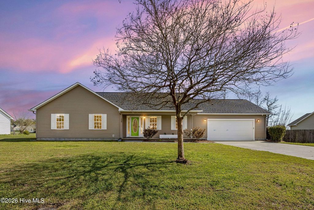 Photo of 128 Airleigh Place, Richlands, NC 28574 (MLS # 100564039)