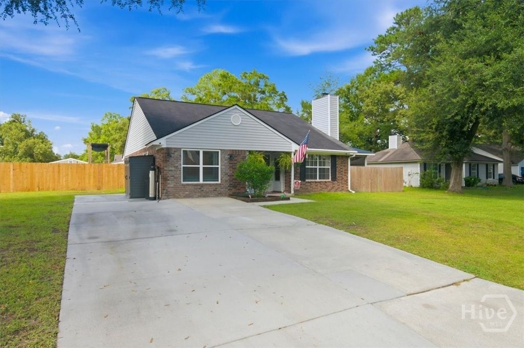 Photo of 11 Jack Snipe Court W, Richmond Hill, GA 31324 (MLS # SA360593)