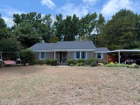 Homes For Sale - 103 King Arthur Road<br/> Greenville, NC 27858