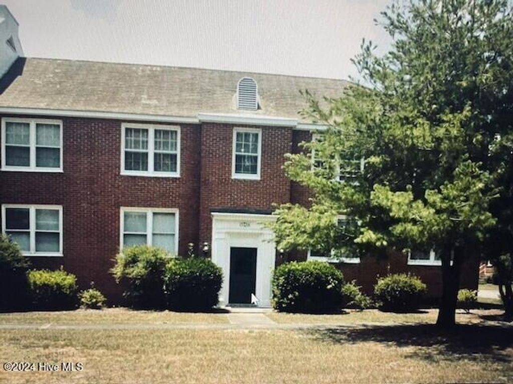 Photo of 2940 Oleander Drive #D-16, Wilmington, NC 28403 (MLS # 100476139)