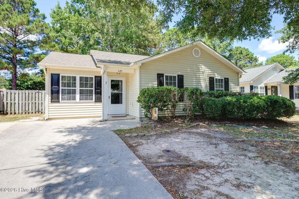 Photo of 635 Lanvale Hills Circle NE, Leland, NC 28451 (MLS # 100589020)