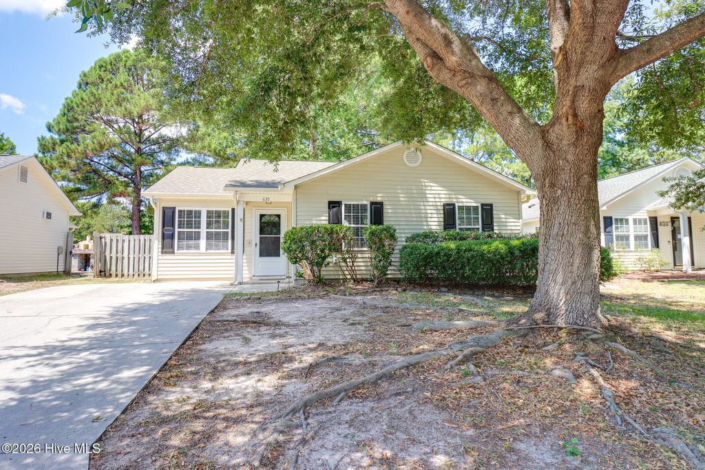 Photo of 635 Lanvale Hills Circle NE, Leland, NC 28451 (MLS # 100589020)
