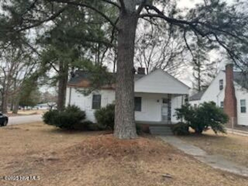 Photo of 825 Redgate Avenue, Rocky Mount, NC 27801 (MLS # 100494221)