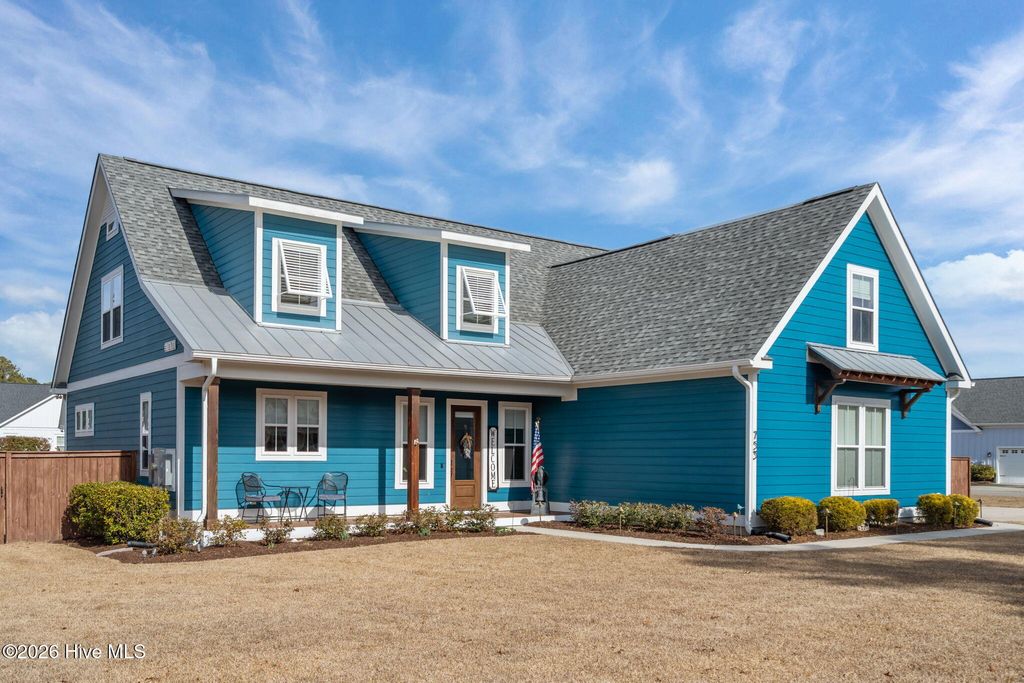 Photo of 753 Crown Pointe Drive, Hampstead, NC 28443 (MLS # 100555870)