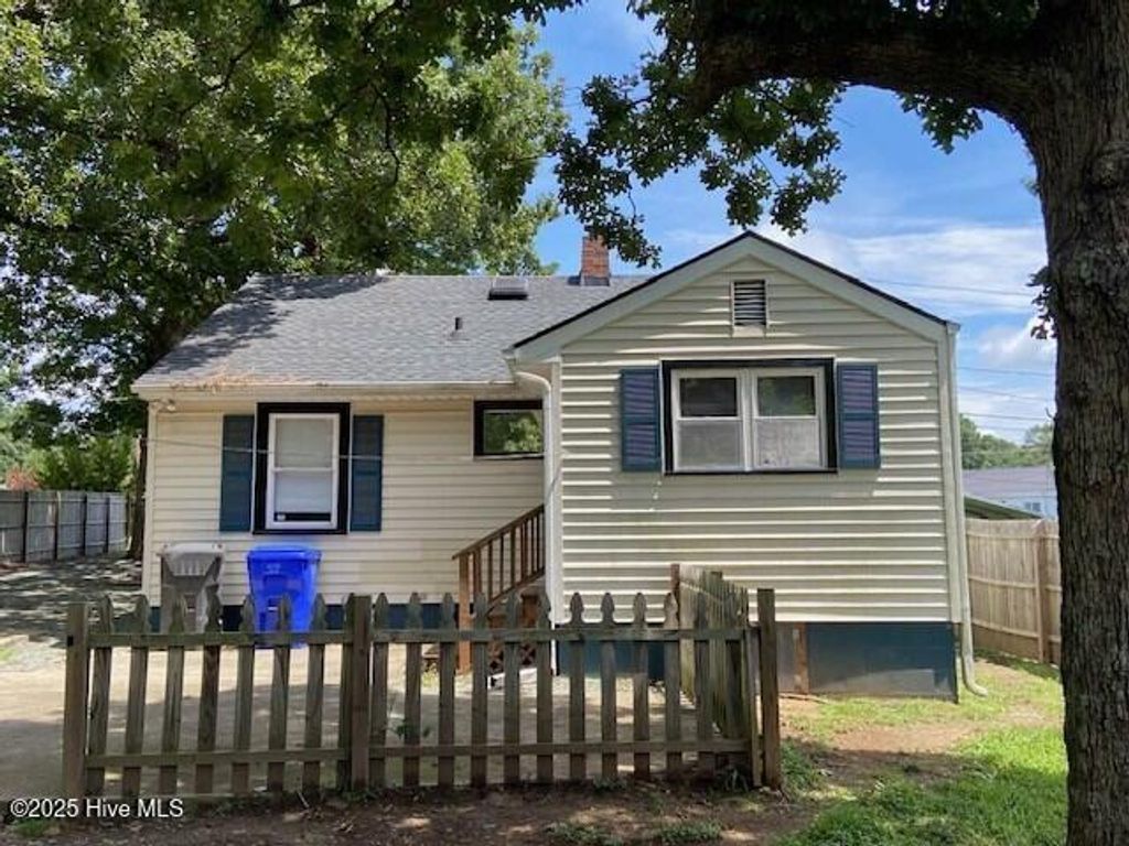 Photo of 511 Revere Road, Hillsborough, NC 27278 (MLS # 100545326)