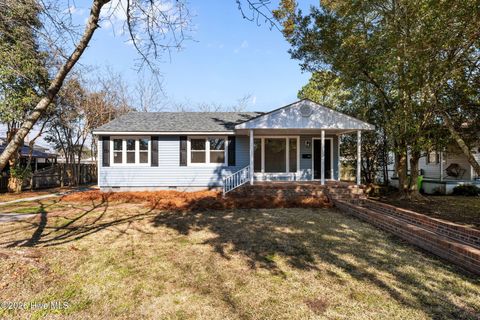 Photo of 1109 Tatum Drive, New Bern, NC 28560 (MLS # 100551437)