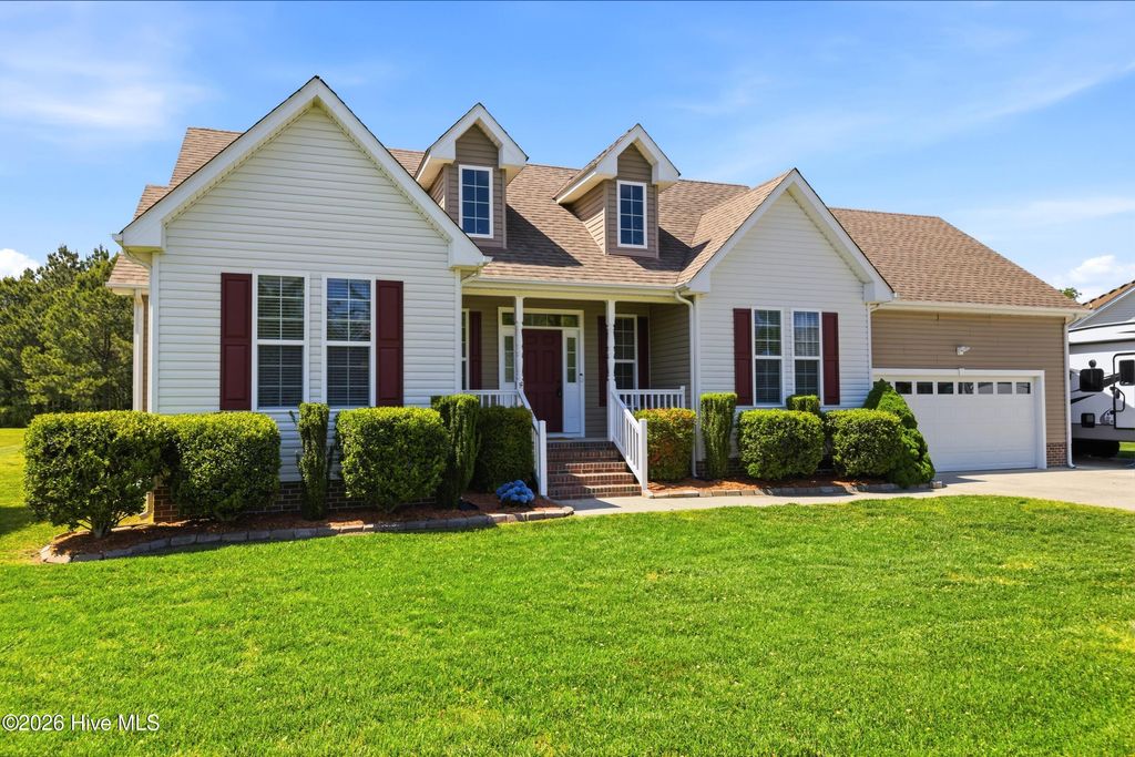 Photo of 118 Creekside Drive, Moyock, NC 27958 (MLS # 100571959)