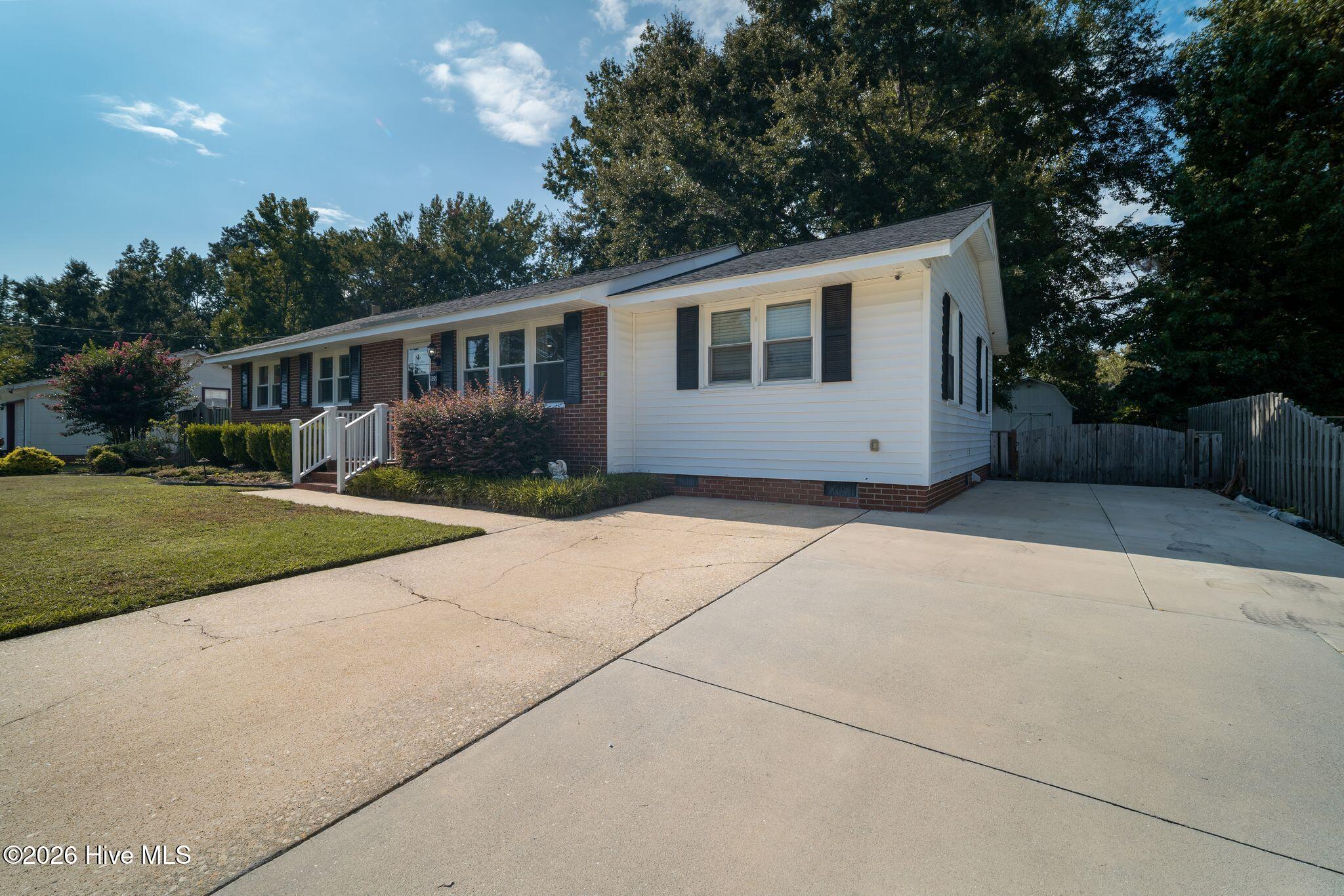 809 Gardenview Drive