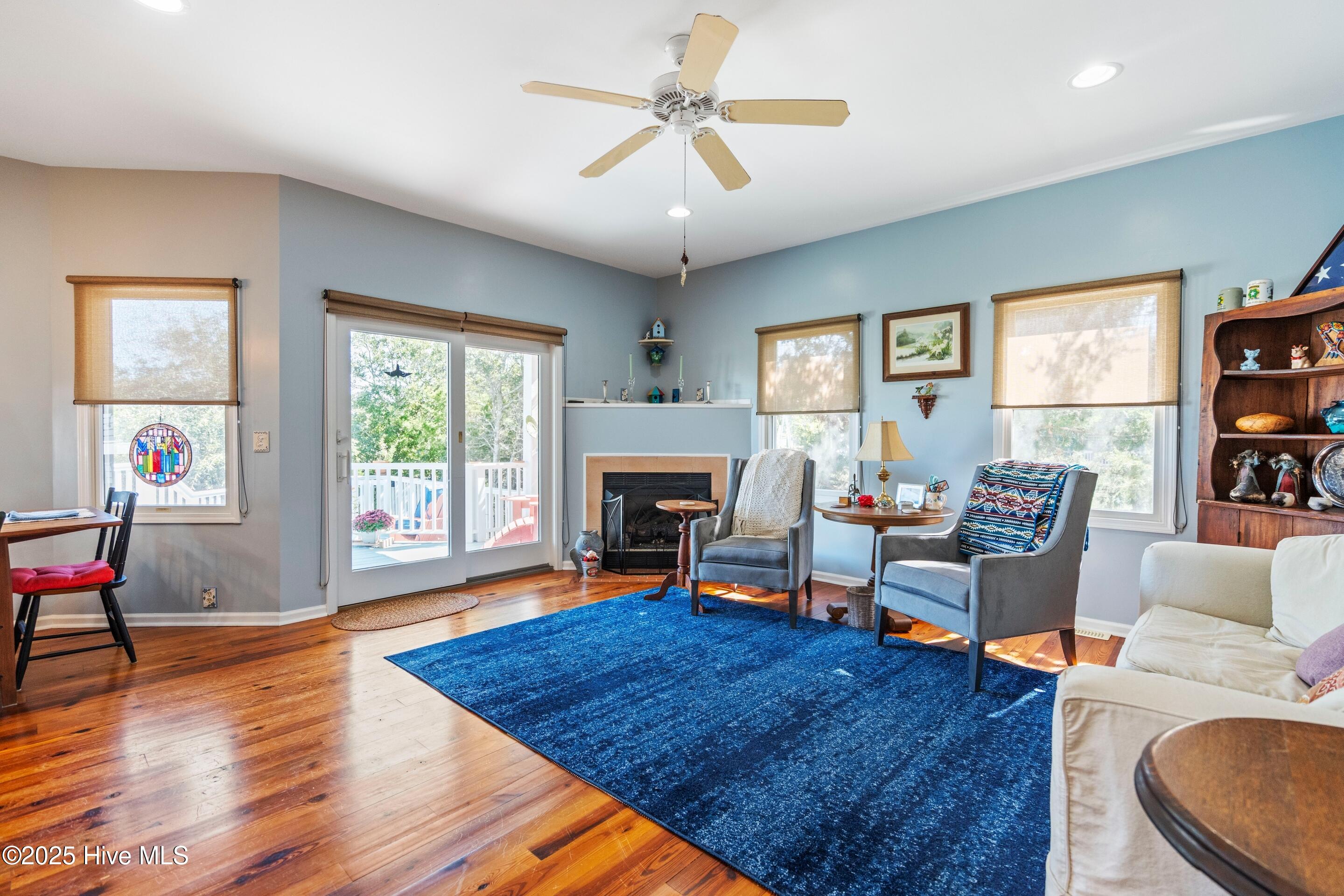 642 S Fourth Avenue S