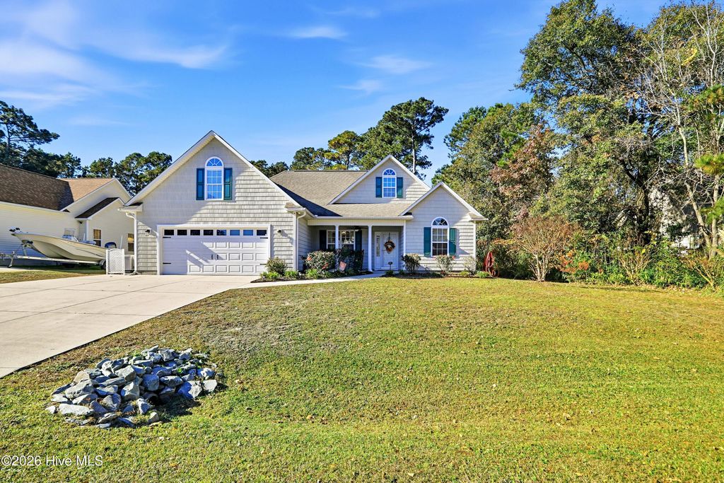 Photo of 408 N Belvedere Drive, Hampstead, NC 28443 (MLS # 100549183)