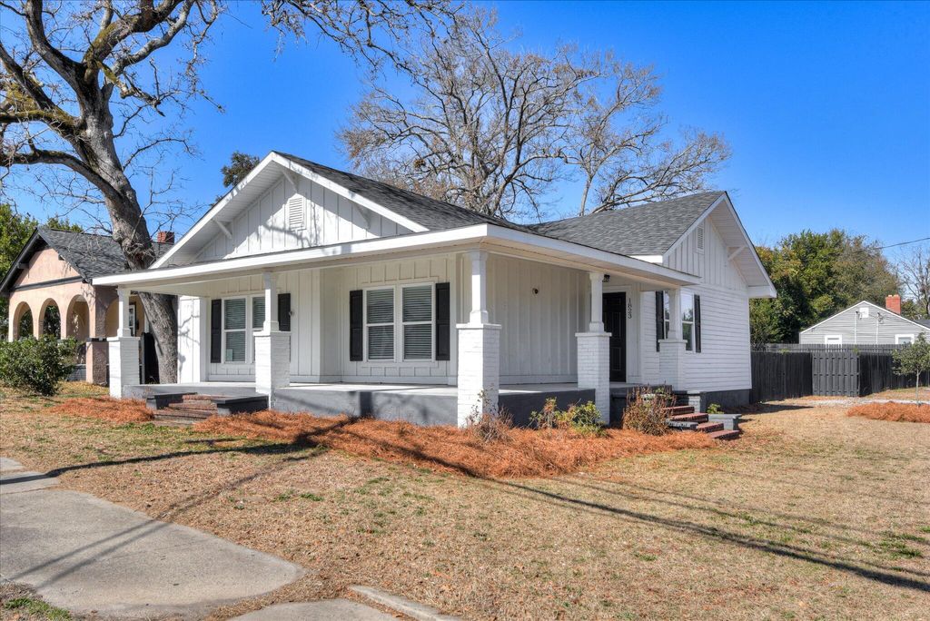 Photo of 1823 Wrightsboro Road, Augusta, GA 30904 (MLS # 552246)