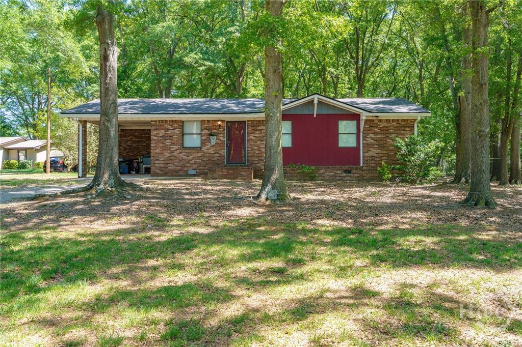 Photo of 361 Wildcat Bridge Road, Royston, GA 30662 (MLS # CL354044)
