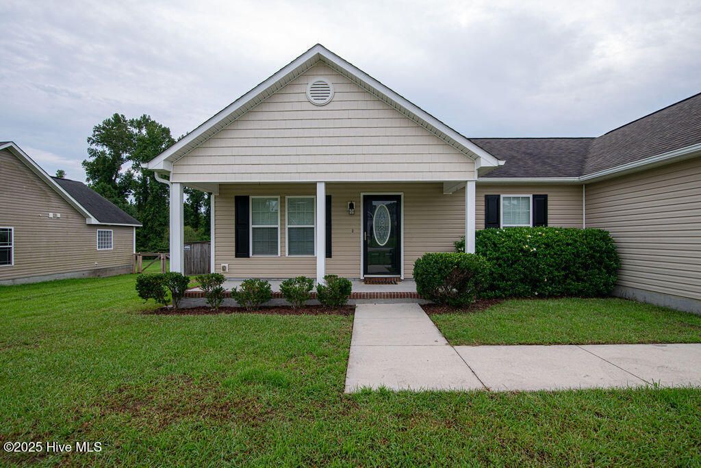 Photo of 202 Cottage Brook Court, Richlands, NC 28574 (MLS # 100589667)