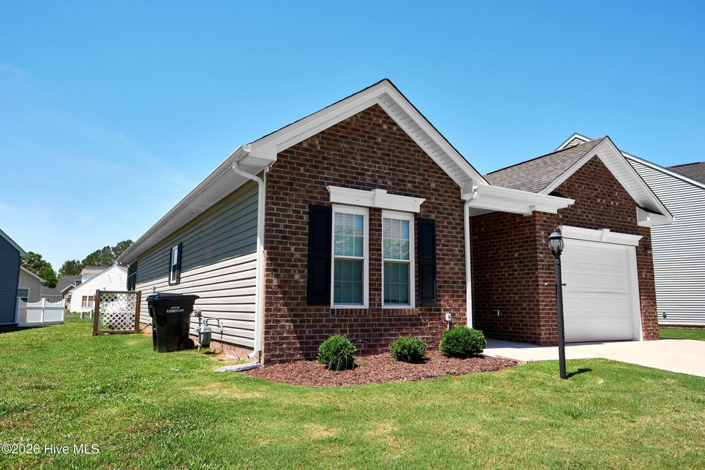 Photo of 128 Spoonbill Loop, Elizabeth City, NC 27909 (MLS # 100578521)