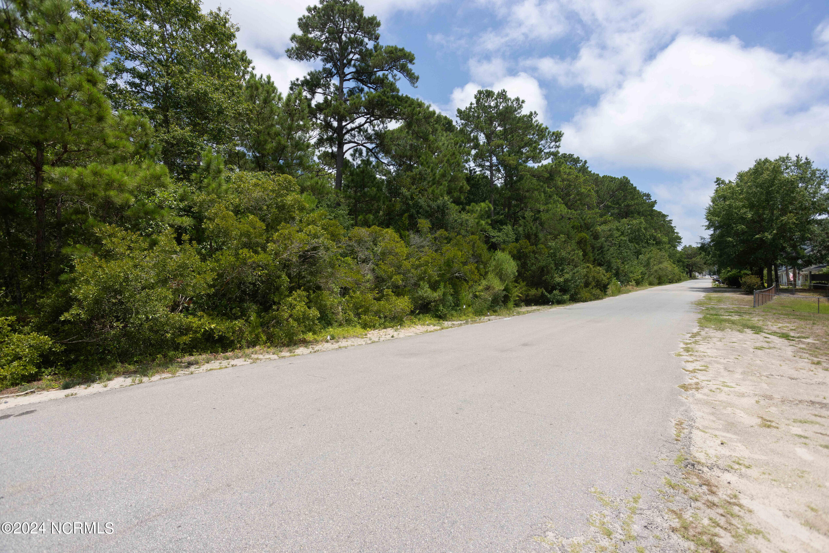 27 Lots N Caswell Avenue