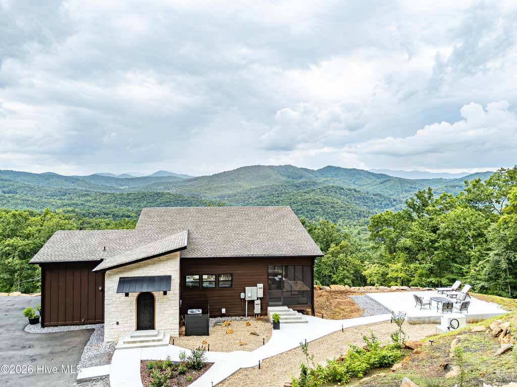 Photo of 629 Peaks Drive, Hayesville, NC 28904 (MLS # 100589866)
