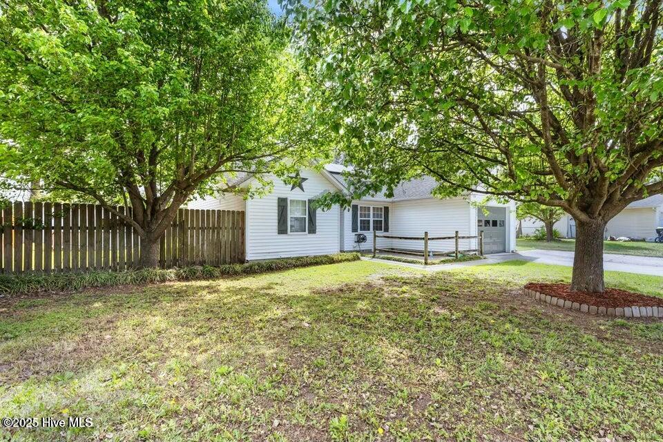 Photo of 1162 Shroyer Circle, Jacksonville, NC 28540 (MLS # 100580810)