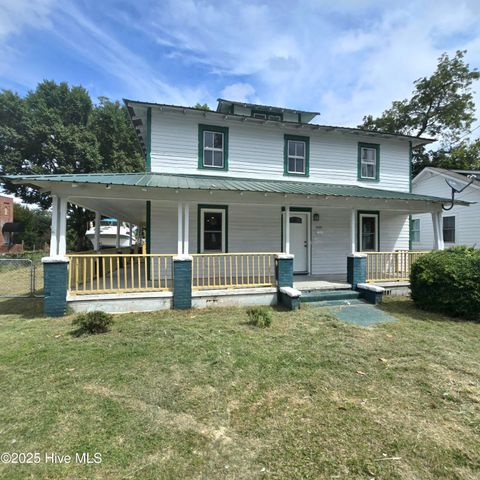 Homes For Sale - 922 Elm Street<br/> New Bern, NC 28560