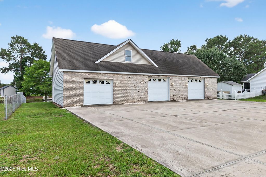 Photo of 131 Pine Lake Circle SW, Ocean Isle Beach, NC 28469 (MLS # 100513022)