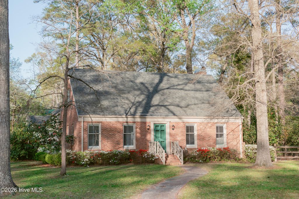 Photo of 3536 Canterbury Road, Trent Woods, NC 28562 (MLS # 100565247)