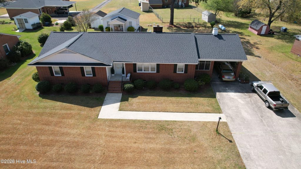 Photo of 510 Lakeview Drive, Murfreesboro, NC 27855 (MLS # 100563989)