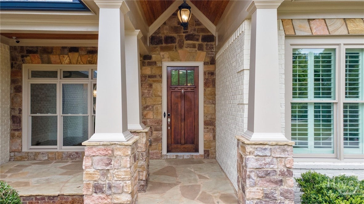 2221 Gentry Lane