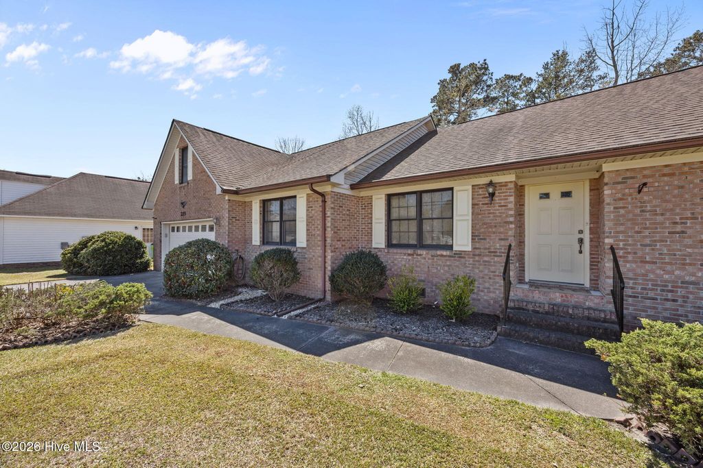 Photo of 203 Mahaffey Court, New Bern, NC 28560 (MLS # 100562238)