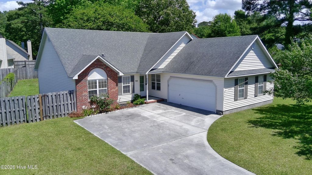 Photo of 122 Yellowwood Drive, Jacksonville, NC 28546 (MLS # 100572587)