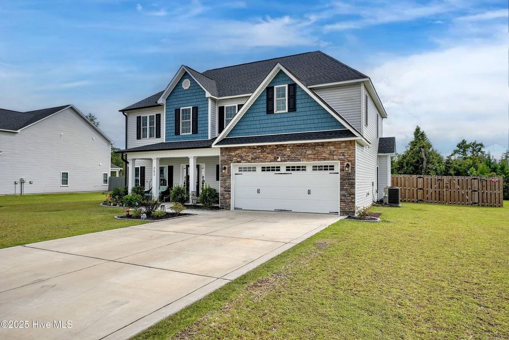 Photo of 257 W Broughton Lane, Rocky Point, NC 28457 (MLS # 100530262)