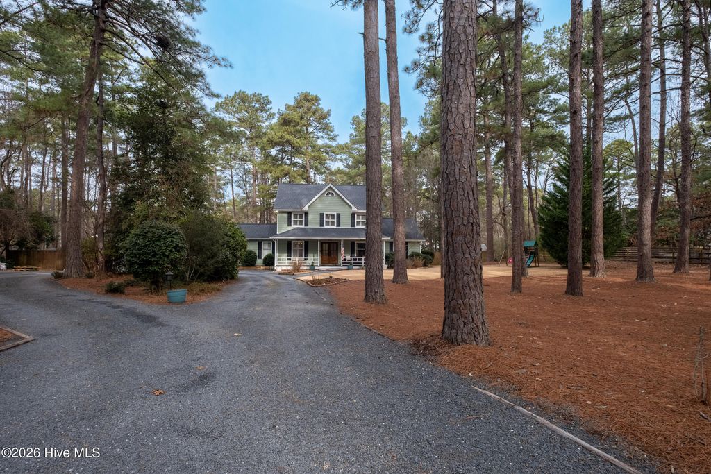 Photo of 114 Windsor Lane, Southern Pines, NC 28387 (MLS # 100556283)