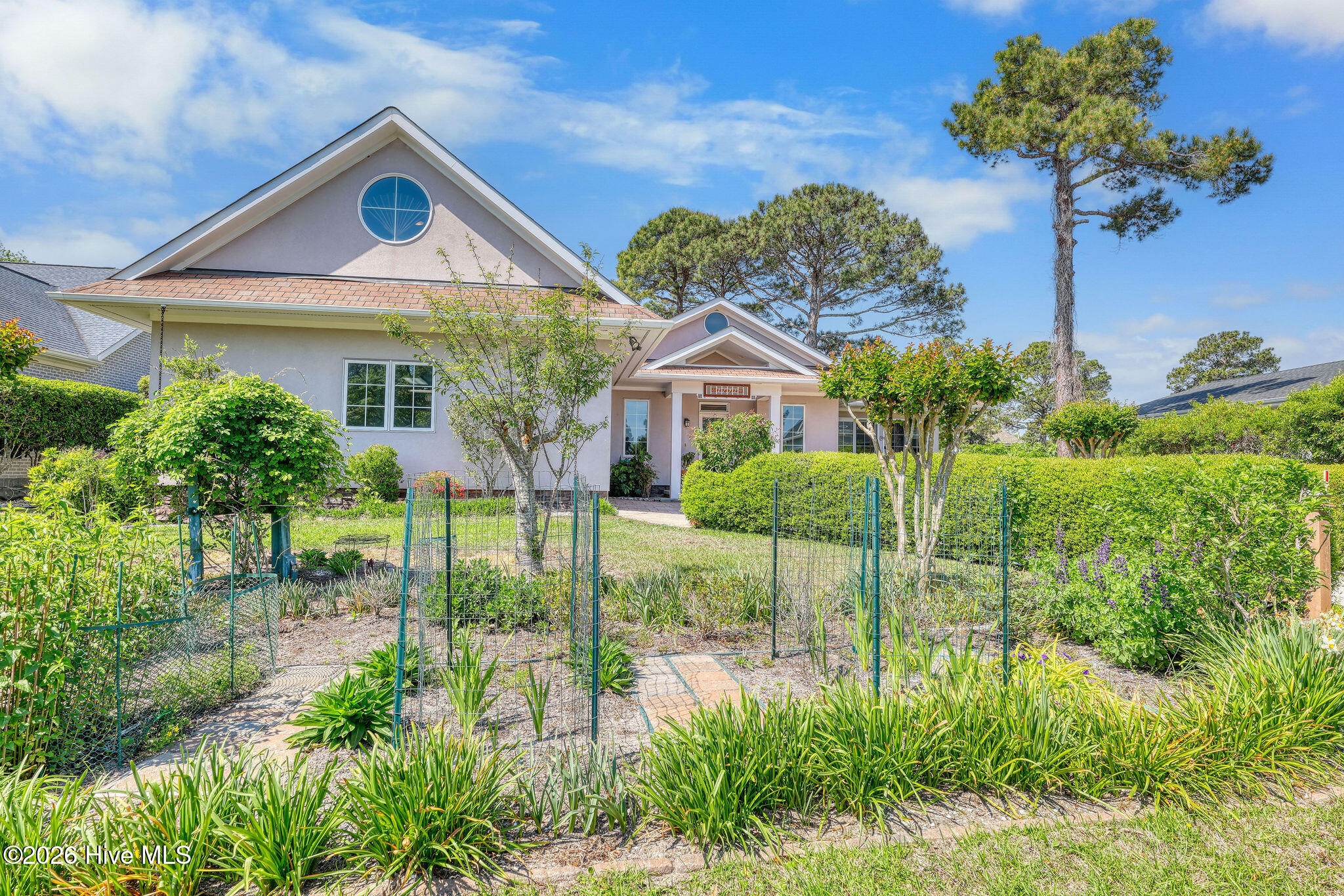 2792 Golfmaster Court SE
